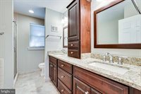 6 Dunbar Way, Sterling, VA 20165