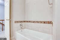 6 Dunbar Way, Sterling, VA 20165