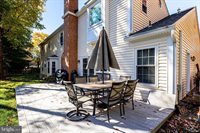 6 Dunbar Way, Sterling, VA 20165