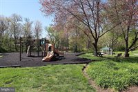 6 Dunbar Way, Sterling, VA 20165