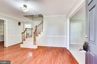 6 Dunbar Way, Sterling, VA 20165