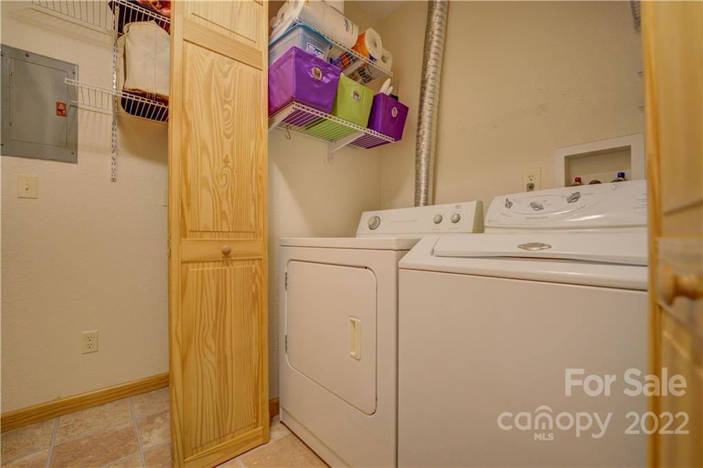 887 Locust Drive, Maggie Valley, NC 28751