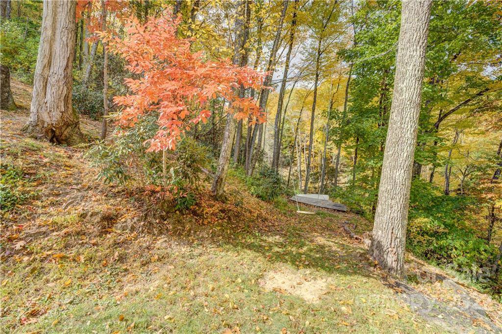 887 Locust Drive, Maggie Valley, NC 28751