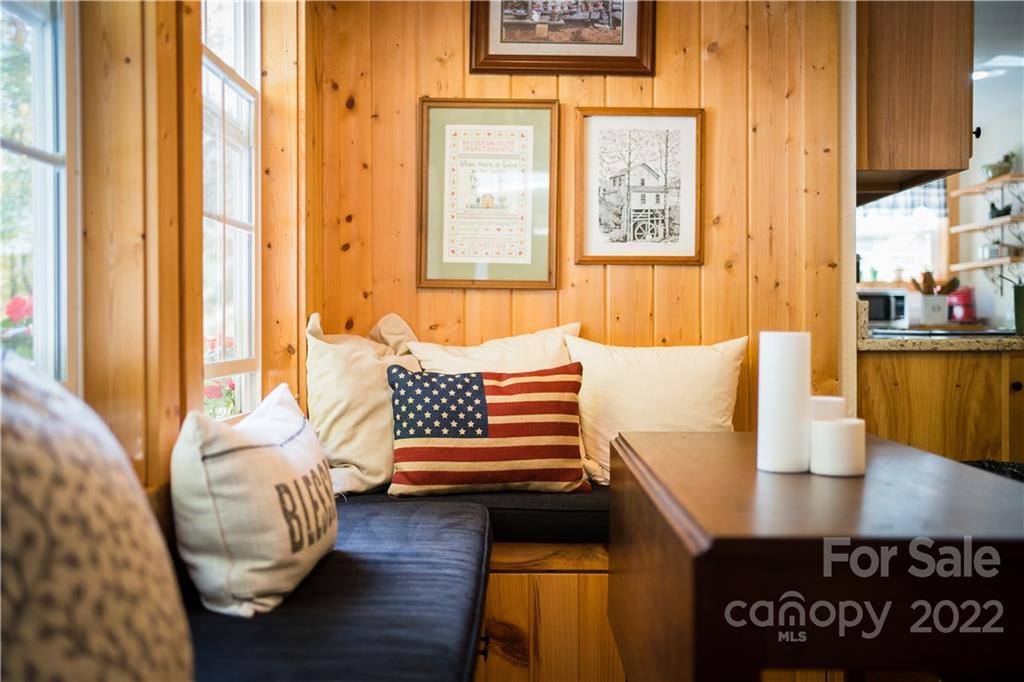 887 Locust Drive, Maggie Valley, NC 28751