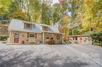 887 Locust Drive, Maggie Valley, NC 28751