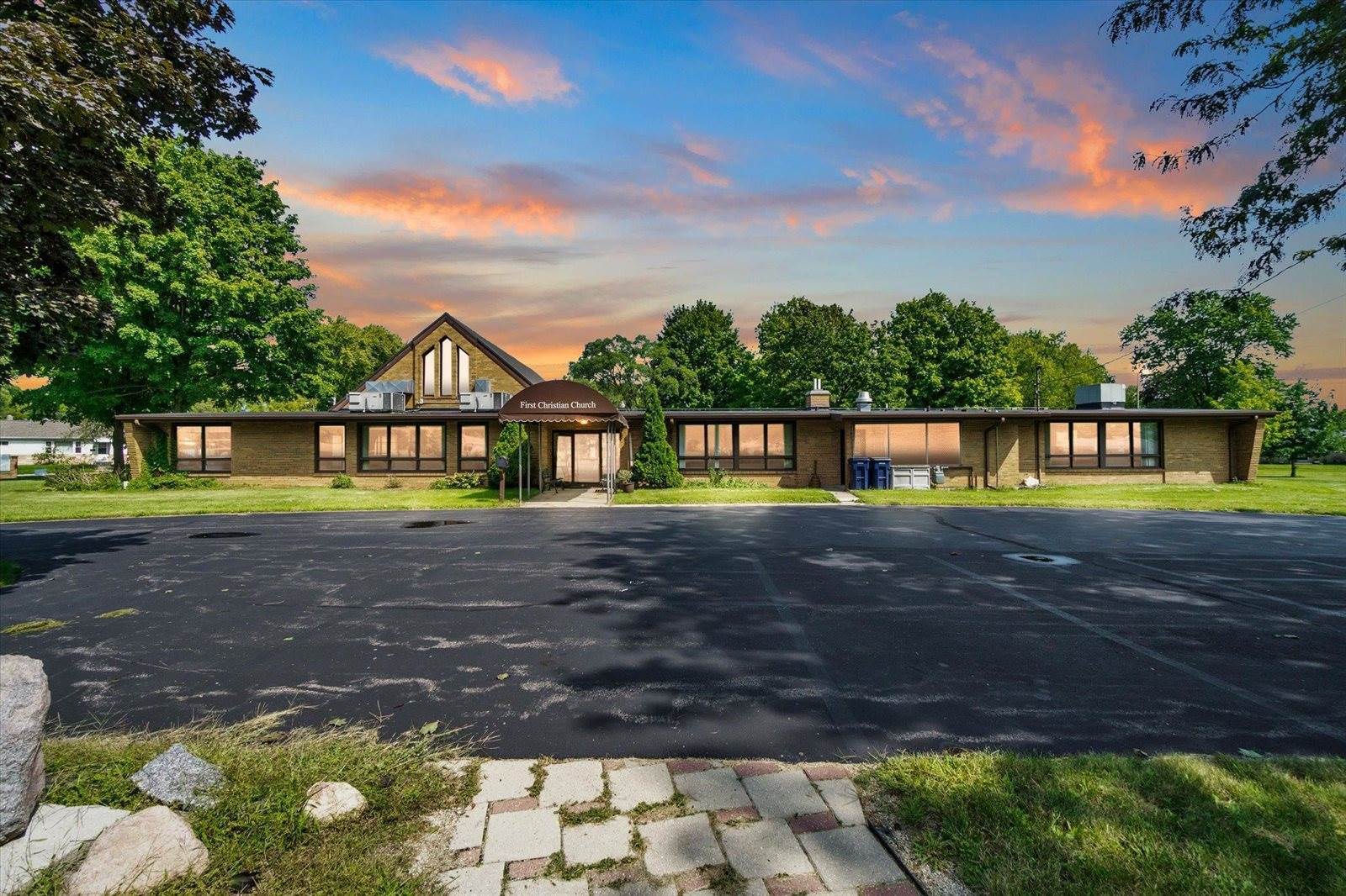 1909 highland Ave, Janesville, WI 53548