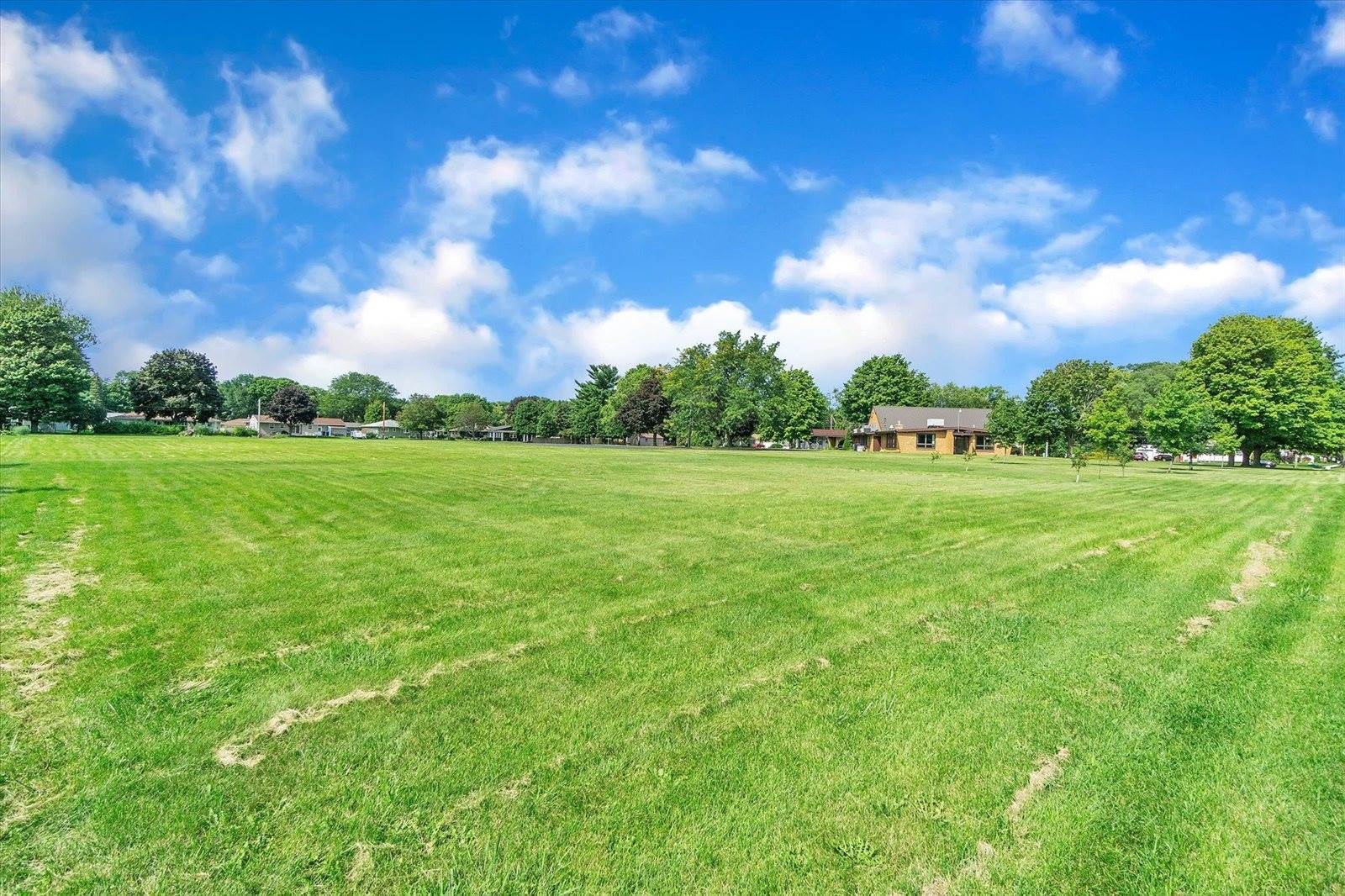 1909 highland Ave, Janesville, WI 53548