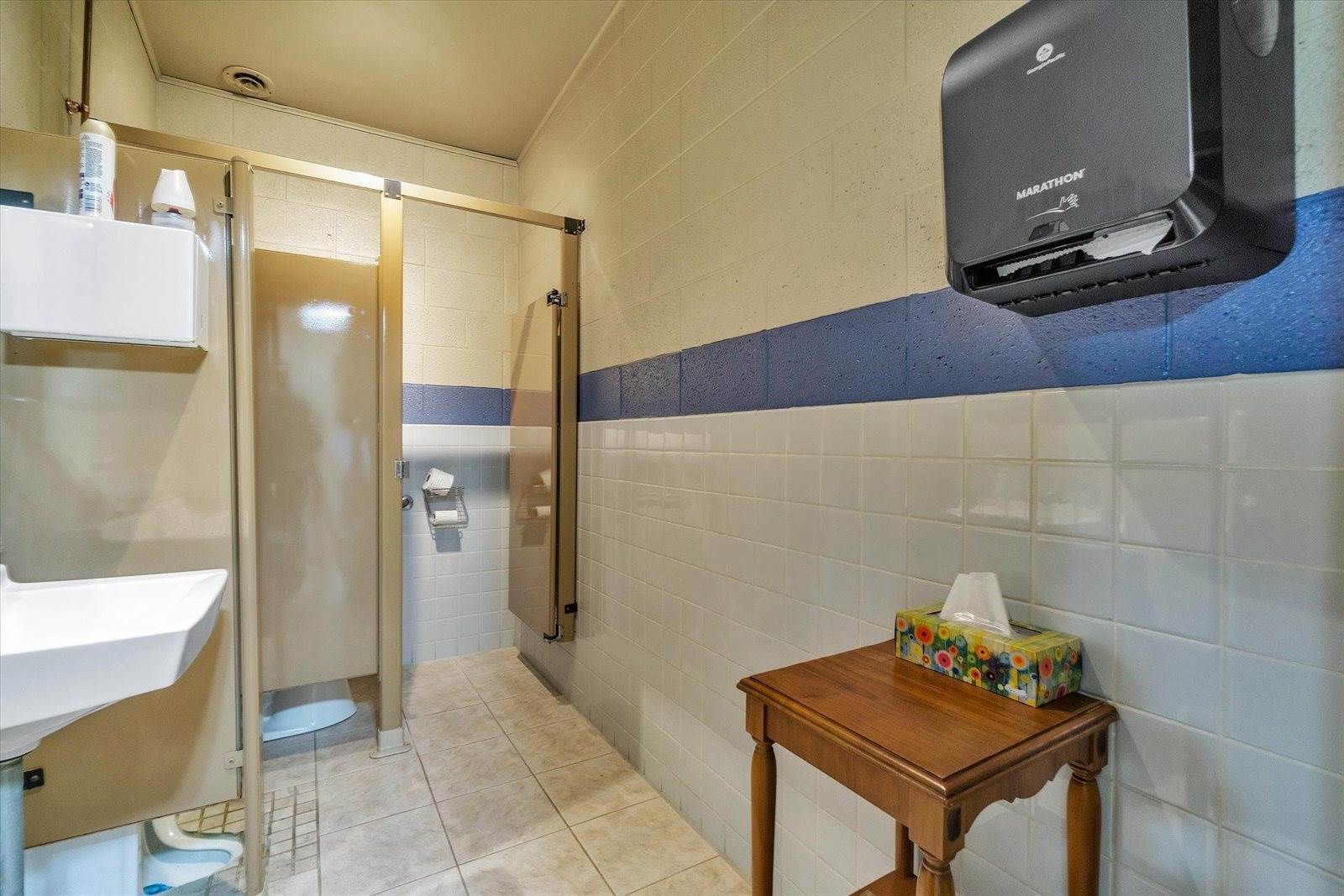 1909 highland Ave, Janesville, WI 53548