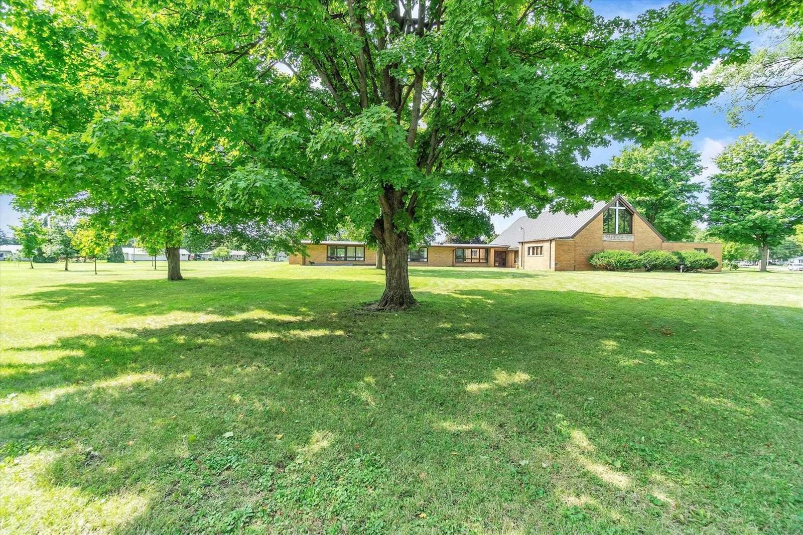 1909 highland Ave, Janesville, WI 53548