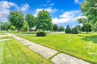 1909 highland Ave, Janesville, WI 53548