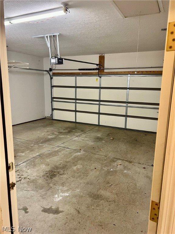 108 Stonegate Drive, Pataskala, OH 43062