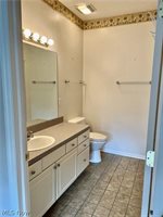 108 Stonegate Drive, Pataskala, OH 43062