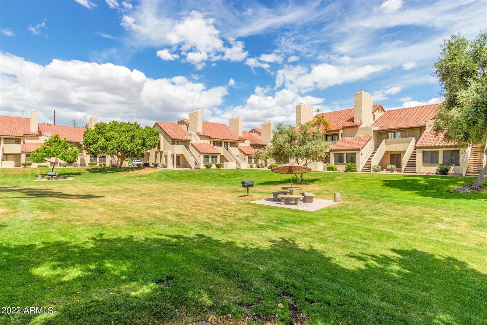 30 East Brown Road, Mesa, AZ 85201