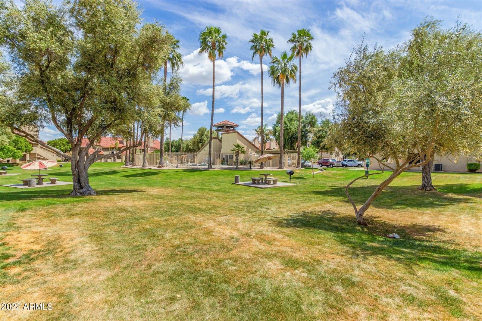 30 East Brown Road, Mesa, AZ 85201