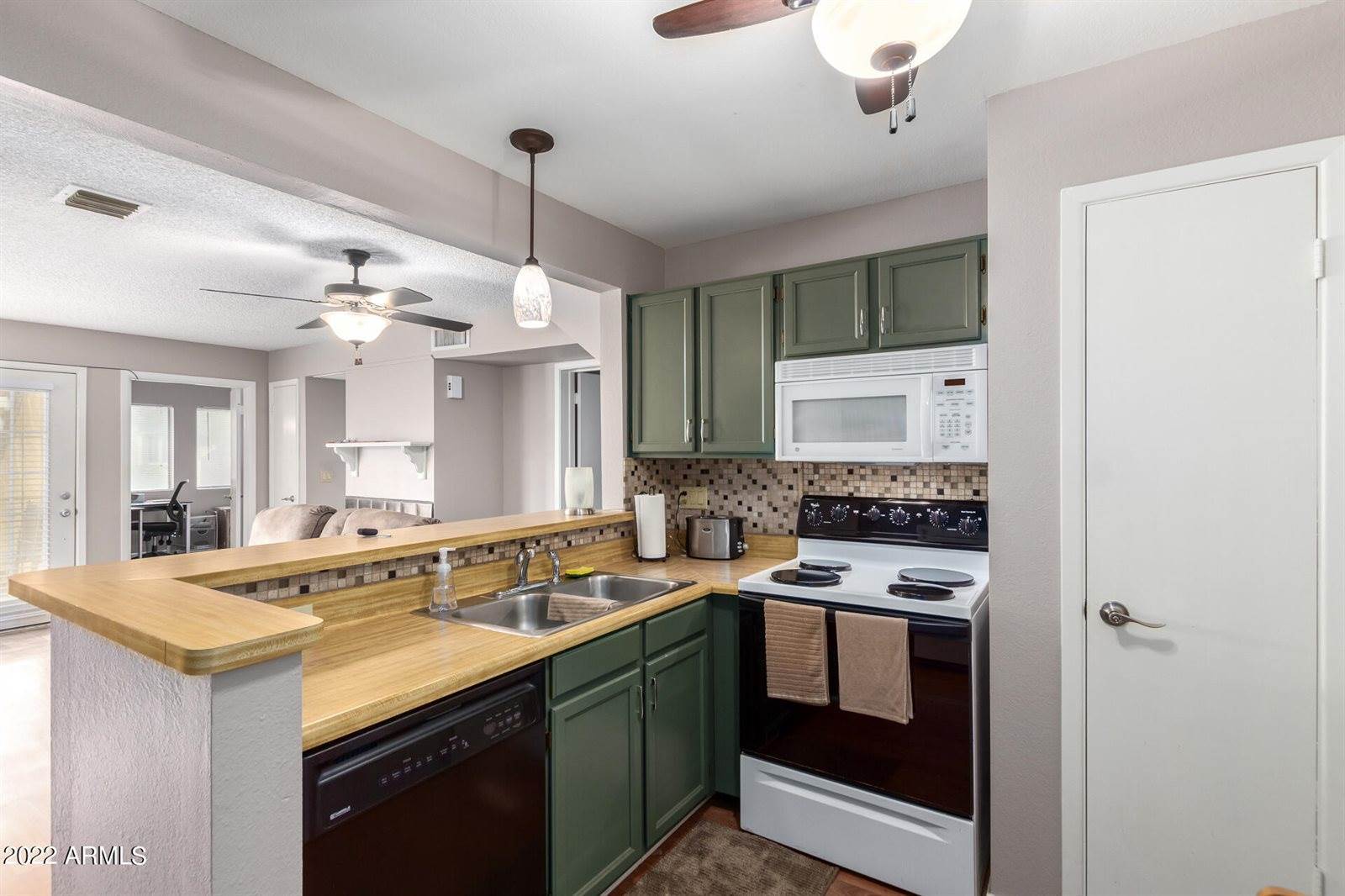 30 East Brown Road, Mesa, AZ 85201