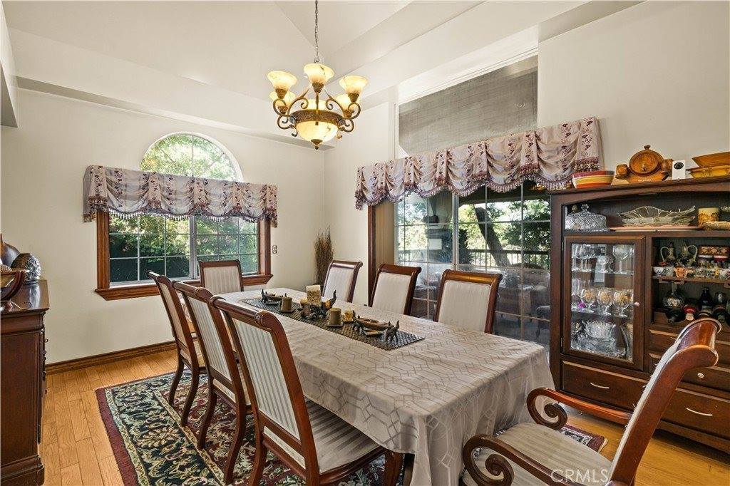 1333 Cambridge Drive, Glendale, CA 91205