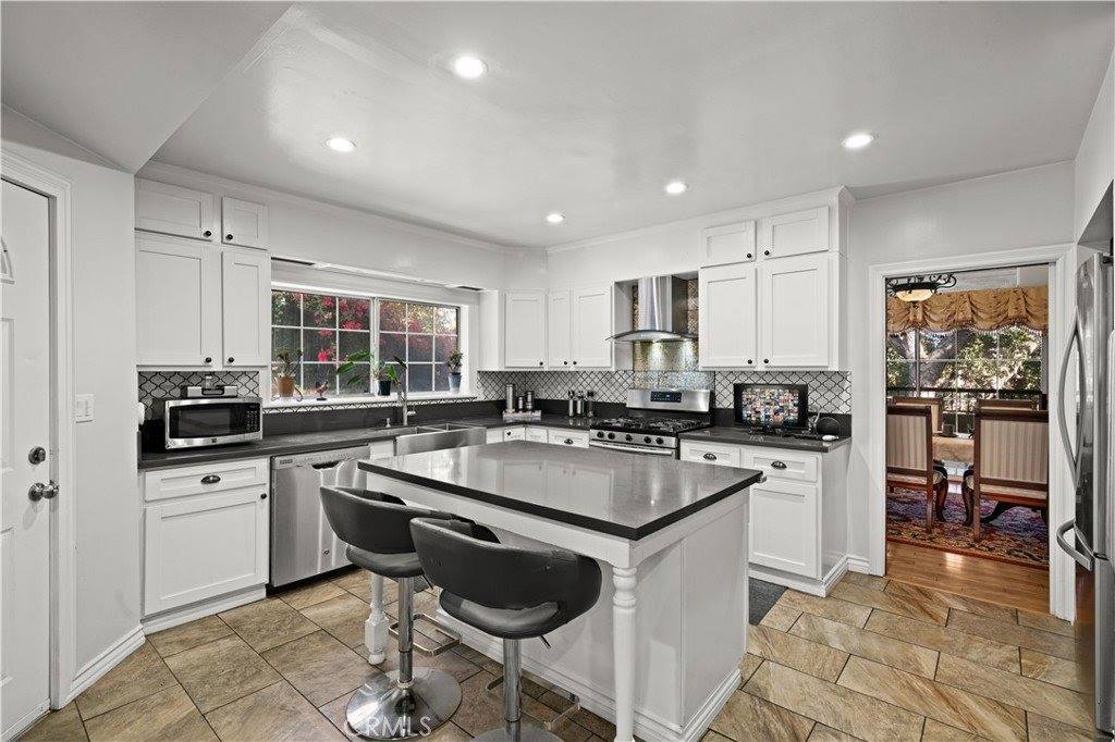 1333 Cambridge Drive, Glendale, CA 91205