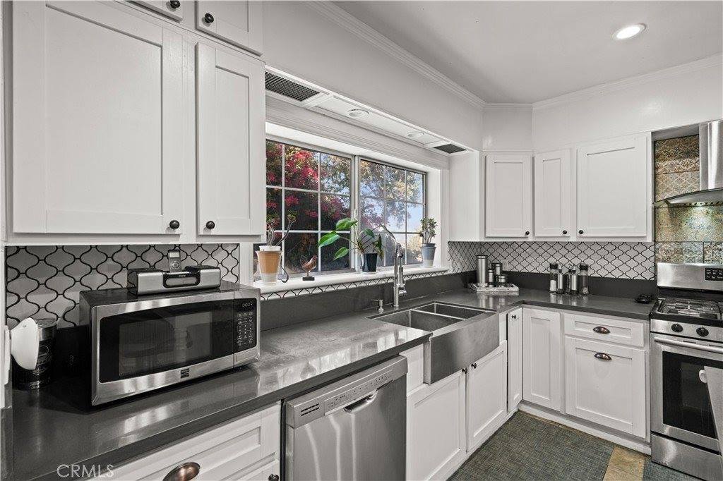 1333 Cambridge Drive, Glendale, CA 91205