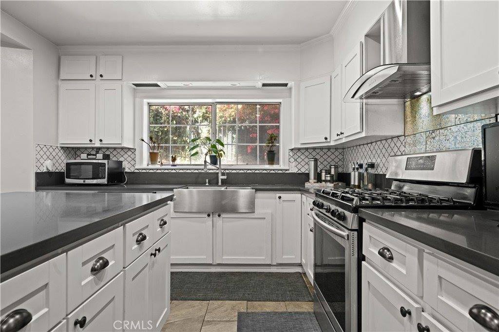 1333 Cambridge Drive, Glendale, CA 91205