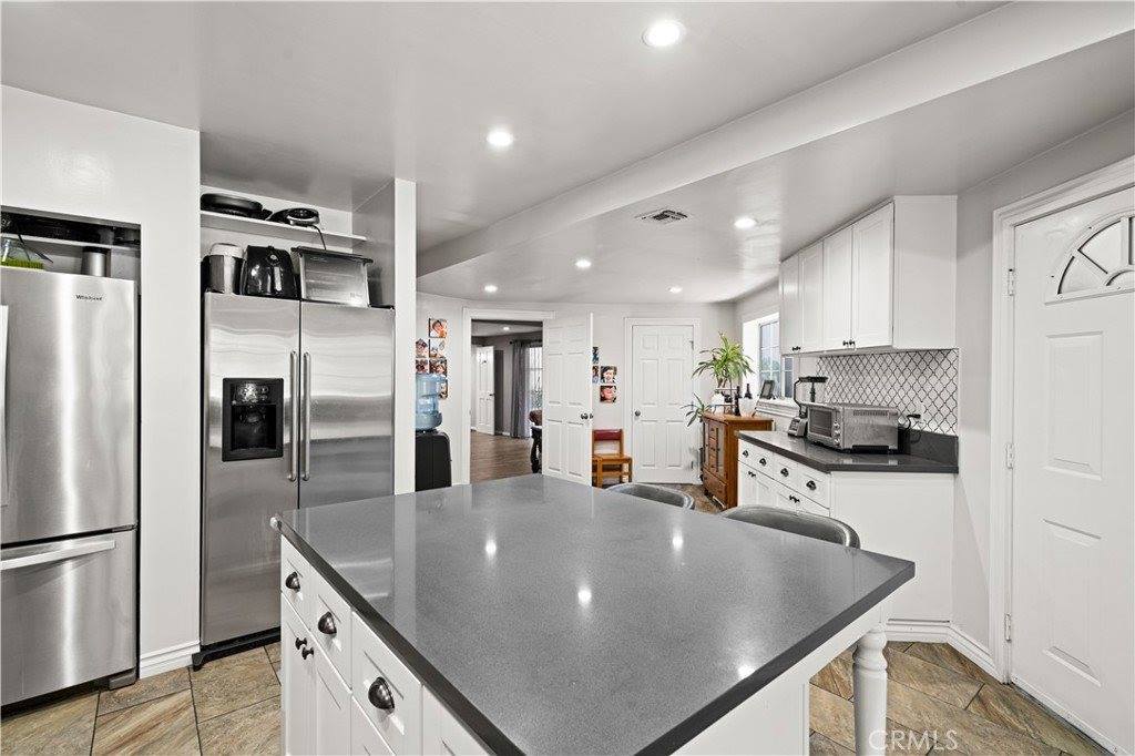 1333 Cambridge Drive, Glendale, CA 91205