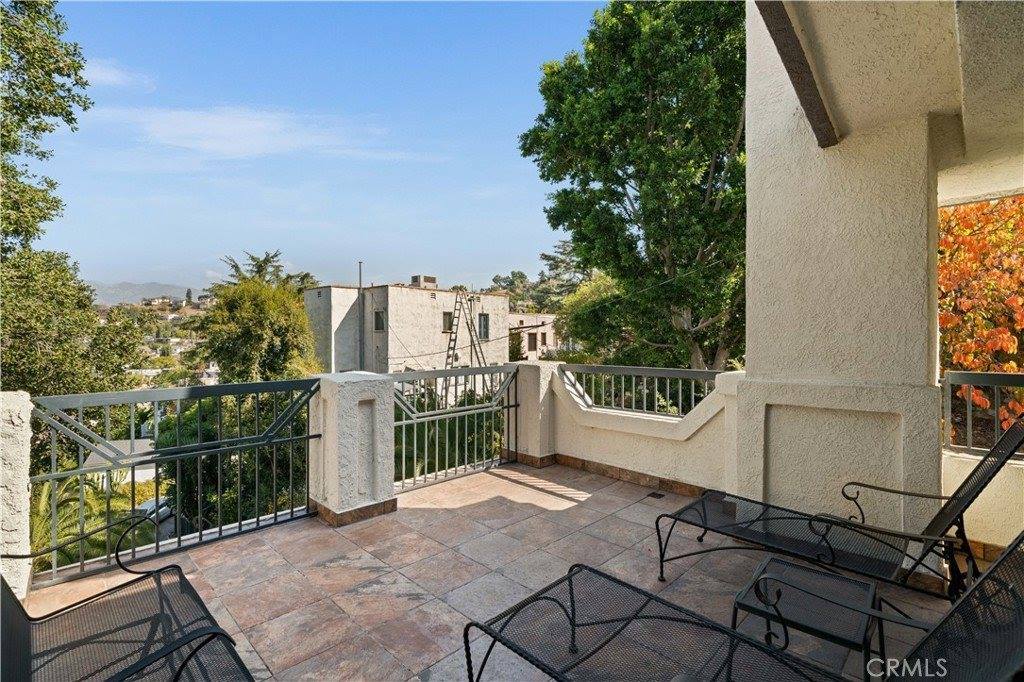 1333 Cambridge Drive, Glendale, CA 91205