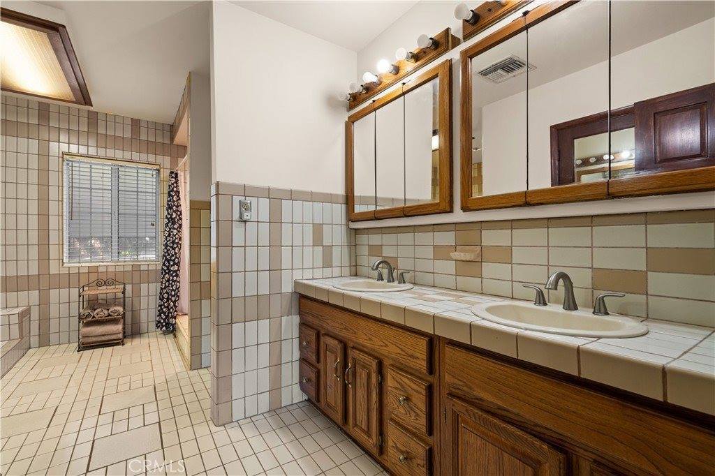 1333 Cambridge Drive, Glendale, CA 91205