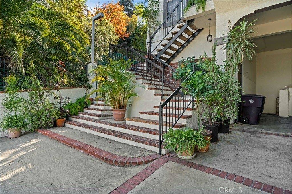 1333 Cambridge Drive, Glendale, CA 91205