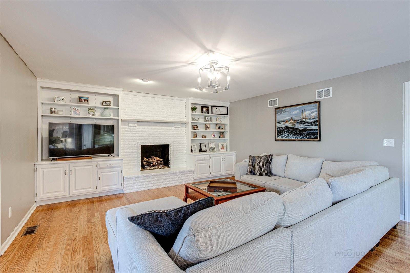 4044 Kenwood Ave., Gurnee, IL 60031