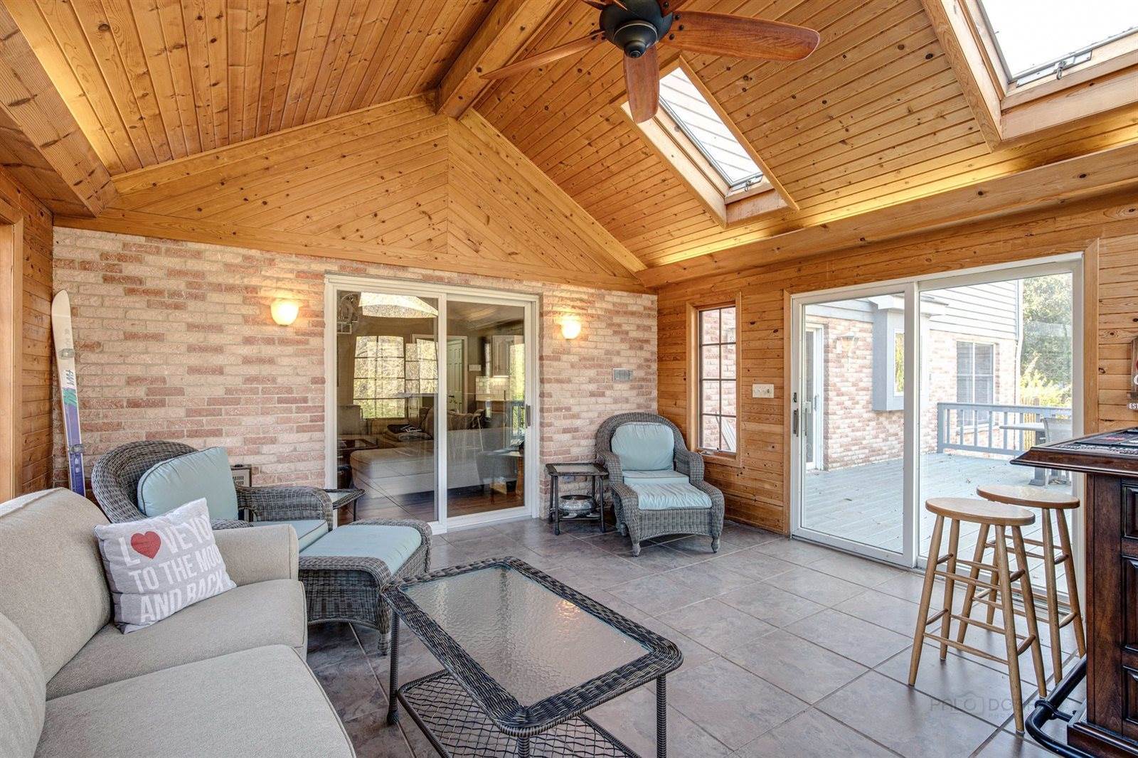 4044 Kenwood Ave., Gurnee, IL 60031