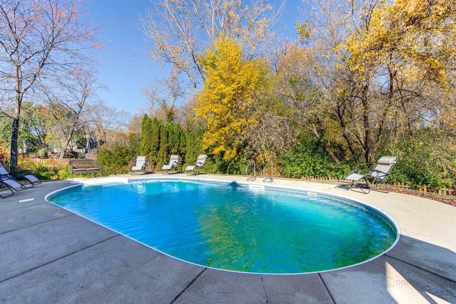 4044 Kenwood Ave., Gurnee, IL 60031