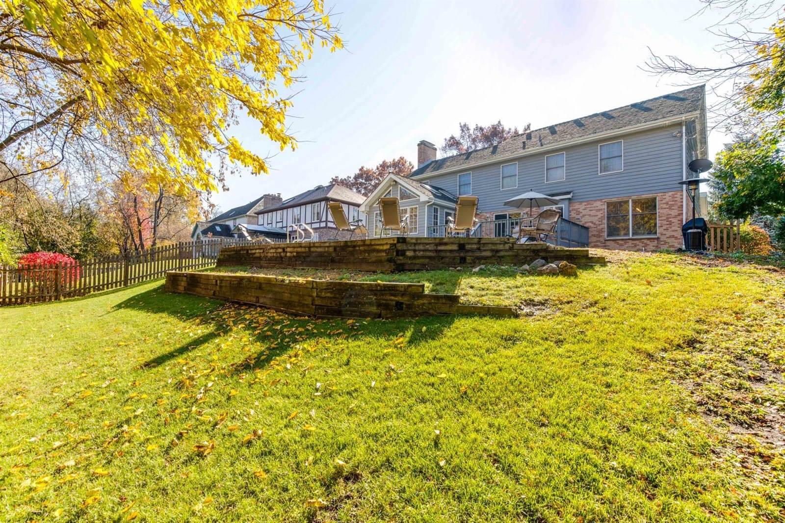 4044 Kenwood Ave., Gurnee, IL 60031