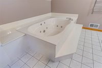 4044 Kenwood Ave., Gurnee, IL 60031