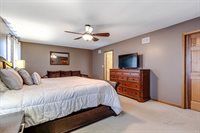 4044 Kenwood Ave., Gurnee, IL 60031