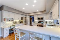 4044 Kenwood Ave., Gurnee, IL 60031