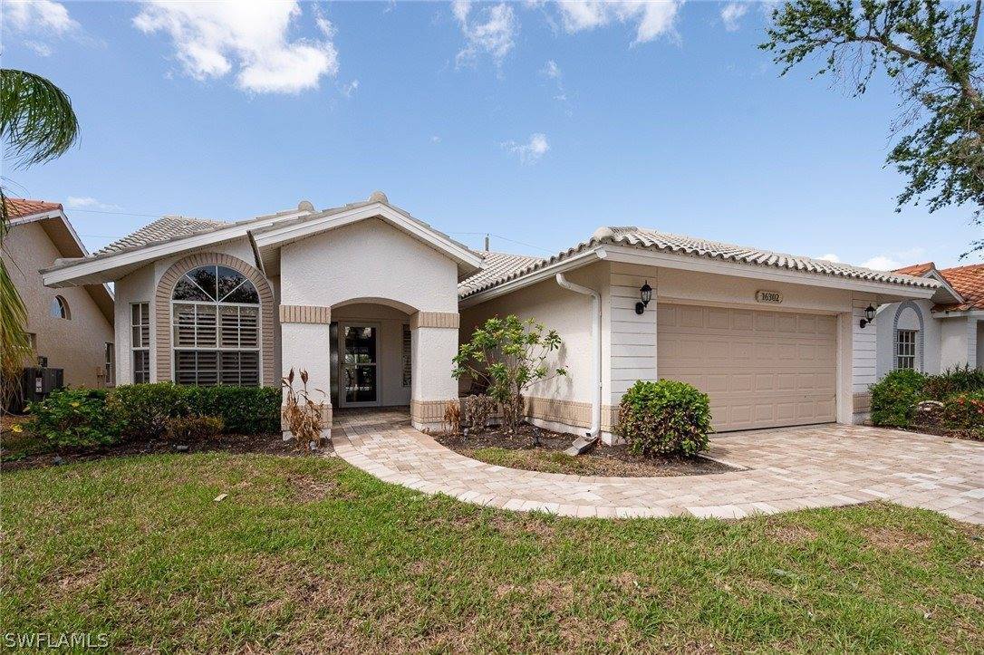 16302 Kelly Woods Drive Drive, Fort Myers, FL 33908