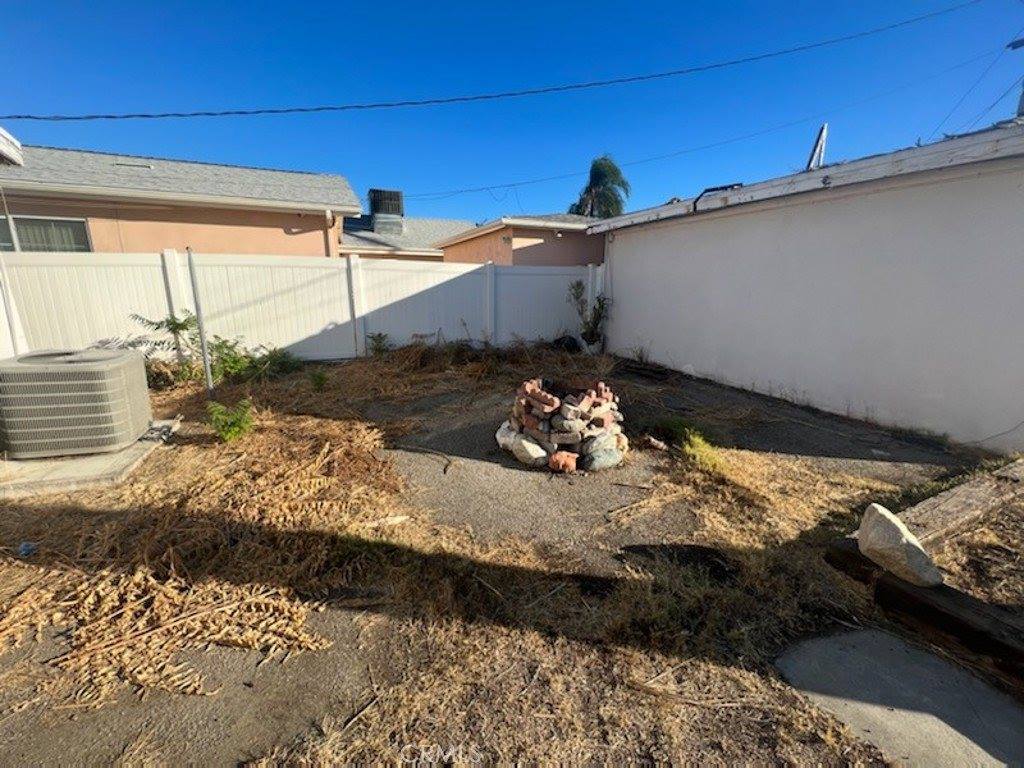 7748 Coldwater Canyon Avenue, North Hollywood, CA 91605