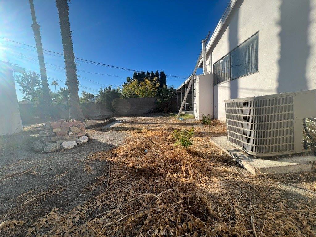 7748 Coldwater Canyon Avenue, North Hollywood, CA 91605