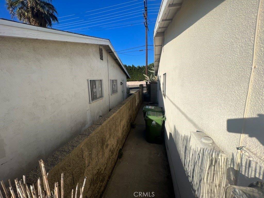 7748 Coldwater Canyon Avenue, North Hollywood, CA 91605