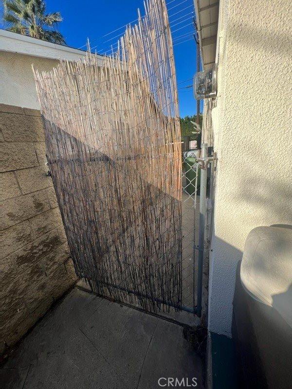 7748 Coldwater Canyon Avenue, North Hollywood, CA 91605