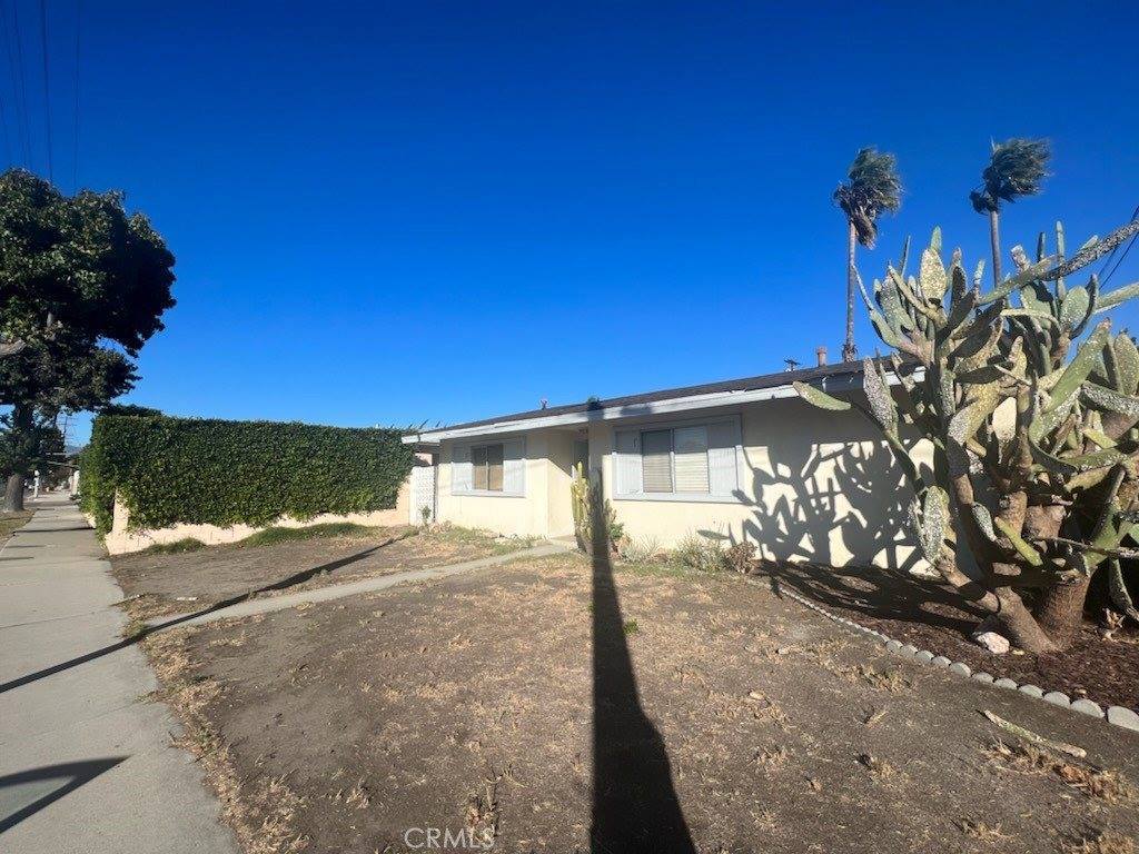 7748 Coldwater Canyon Avenue, North Hollywood, CA 91605