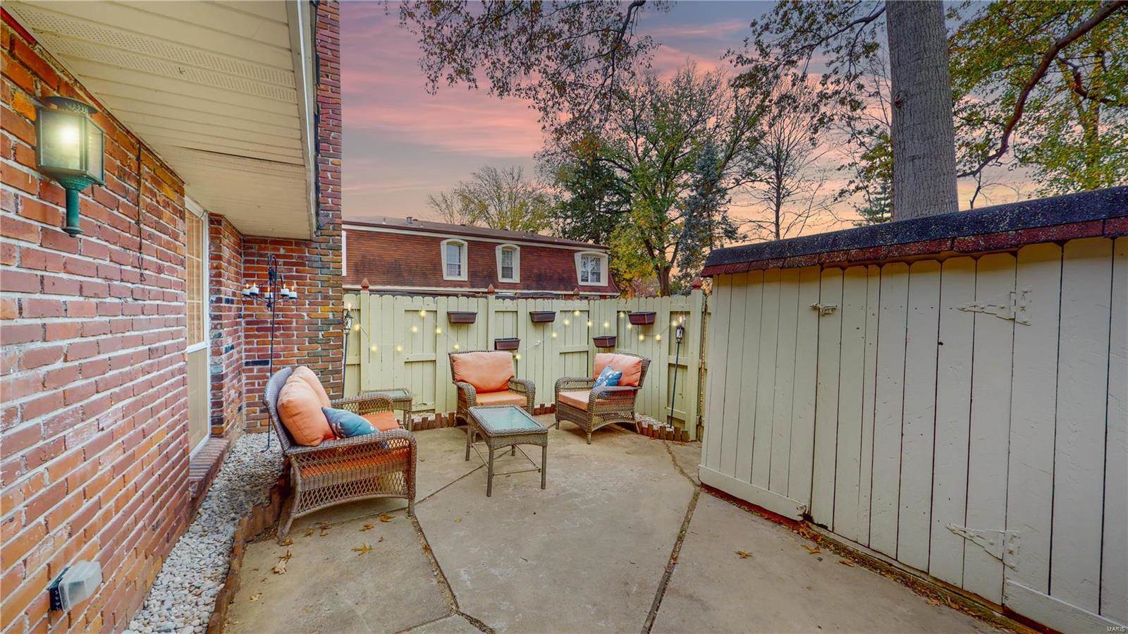 4361 Chateau De Ville Drive, Saint Louis, MO 63129