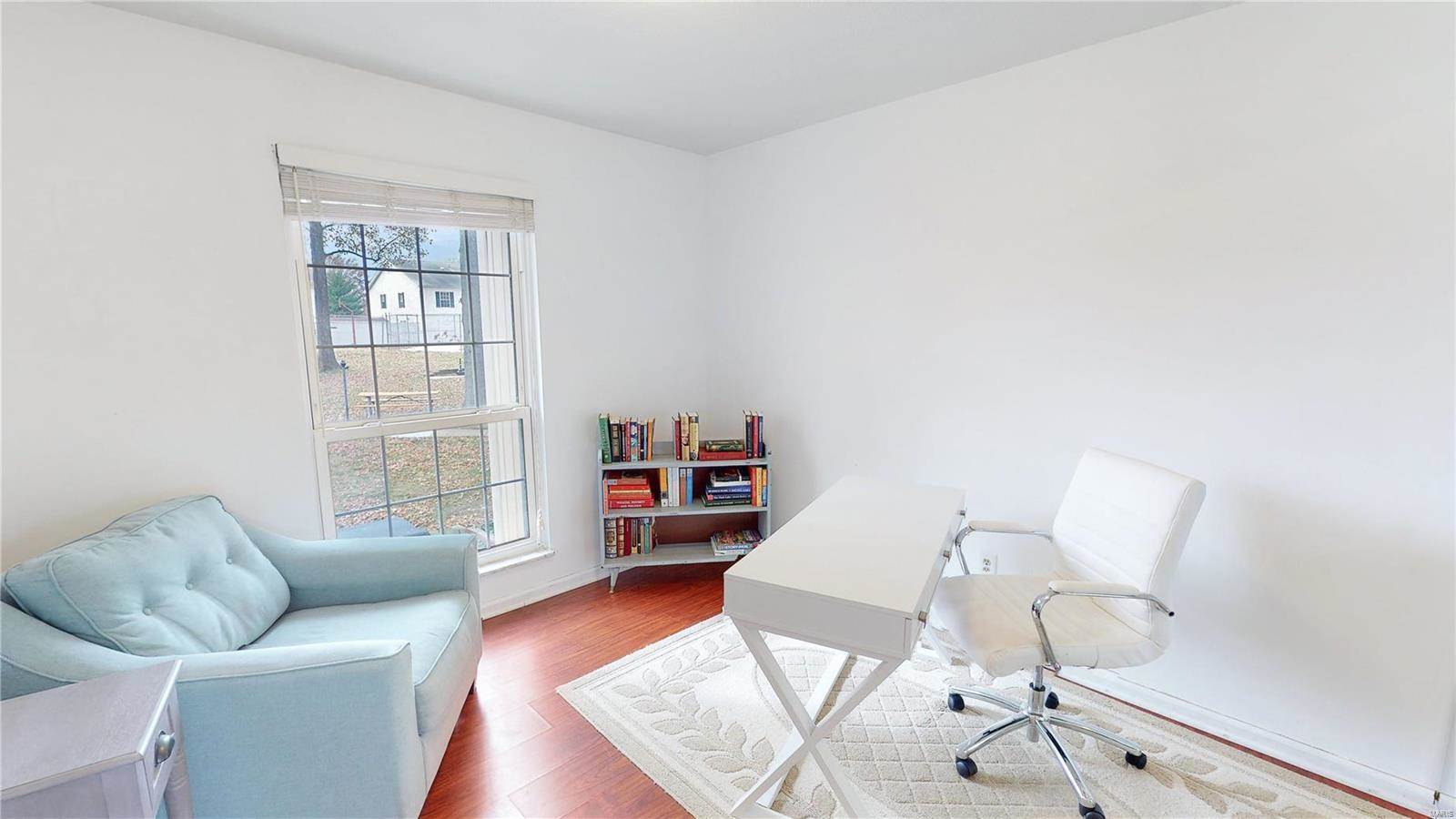 4361 Chateau De Ville Drive, Saint Louis, MO 63129