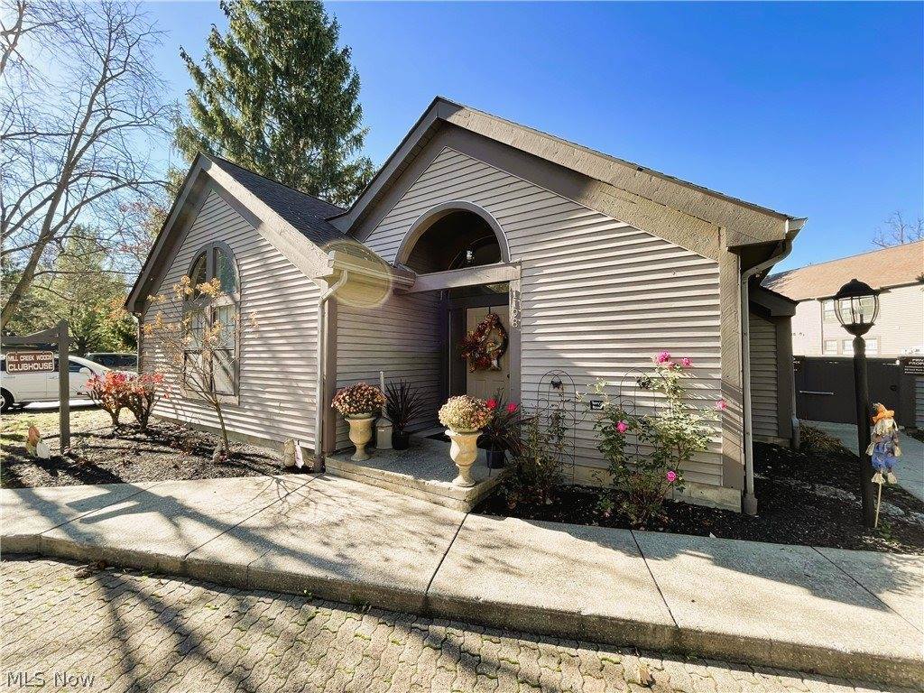 1263 Red Tail Hawk Court, Youngstown, OH 44512