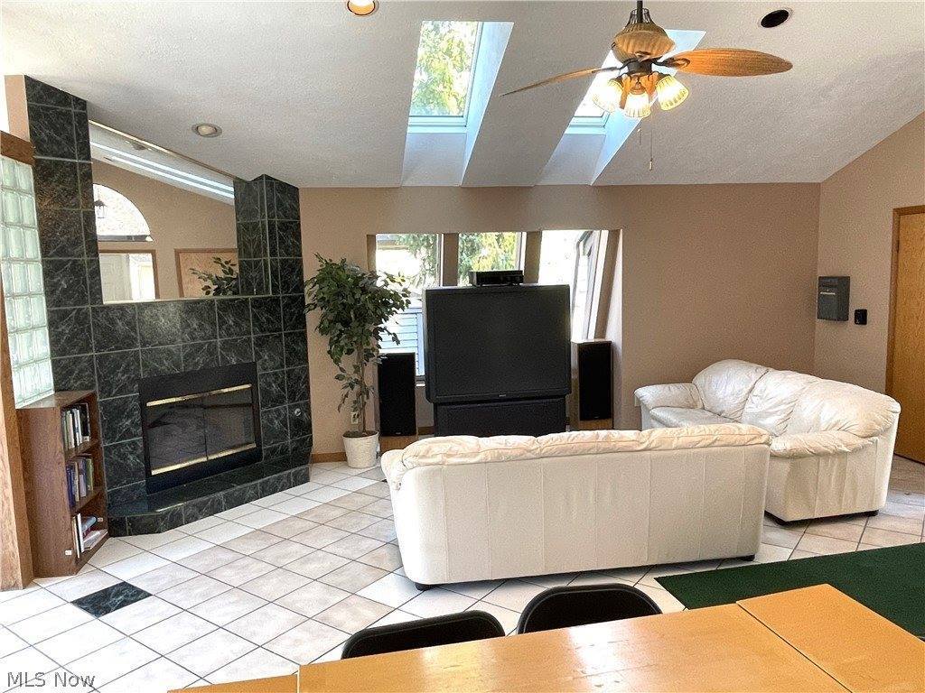 1263 Red Tail Hawk Court, Youngstown, OH 44512