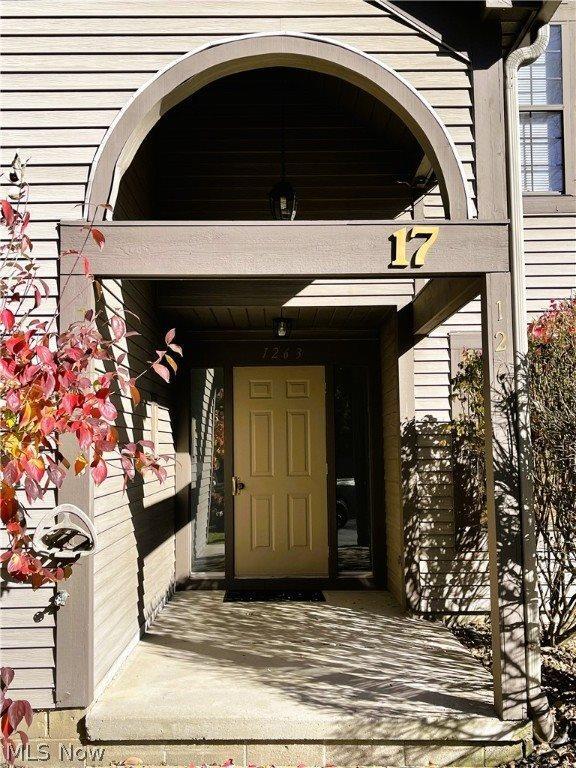 1263 Red Tail Hawk Court, Youngstown, OH 44512