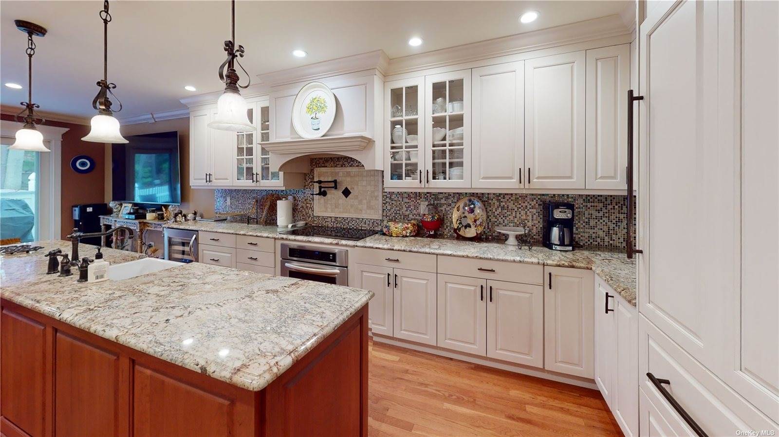 132 Colony Drive, Holbrook, NY 11741