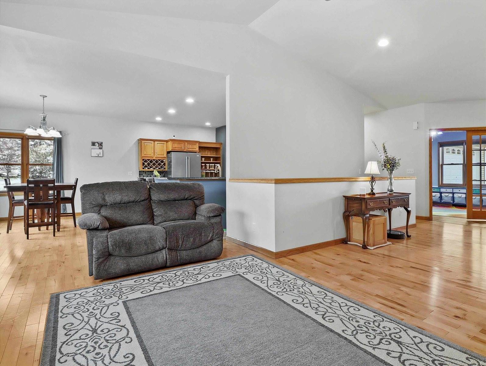 2829 Clover Ln, Bristol, WI 53590