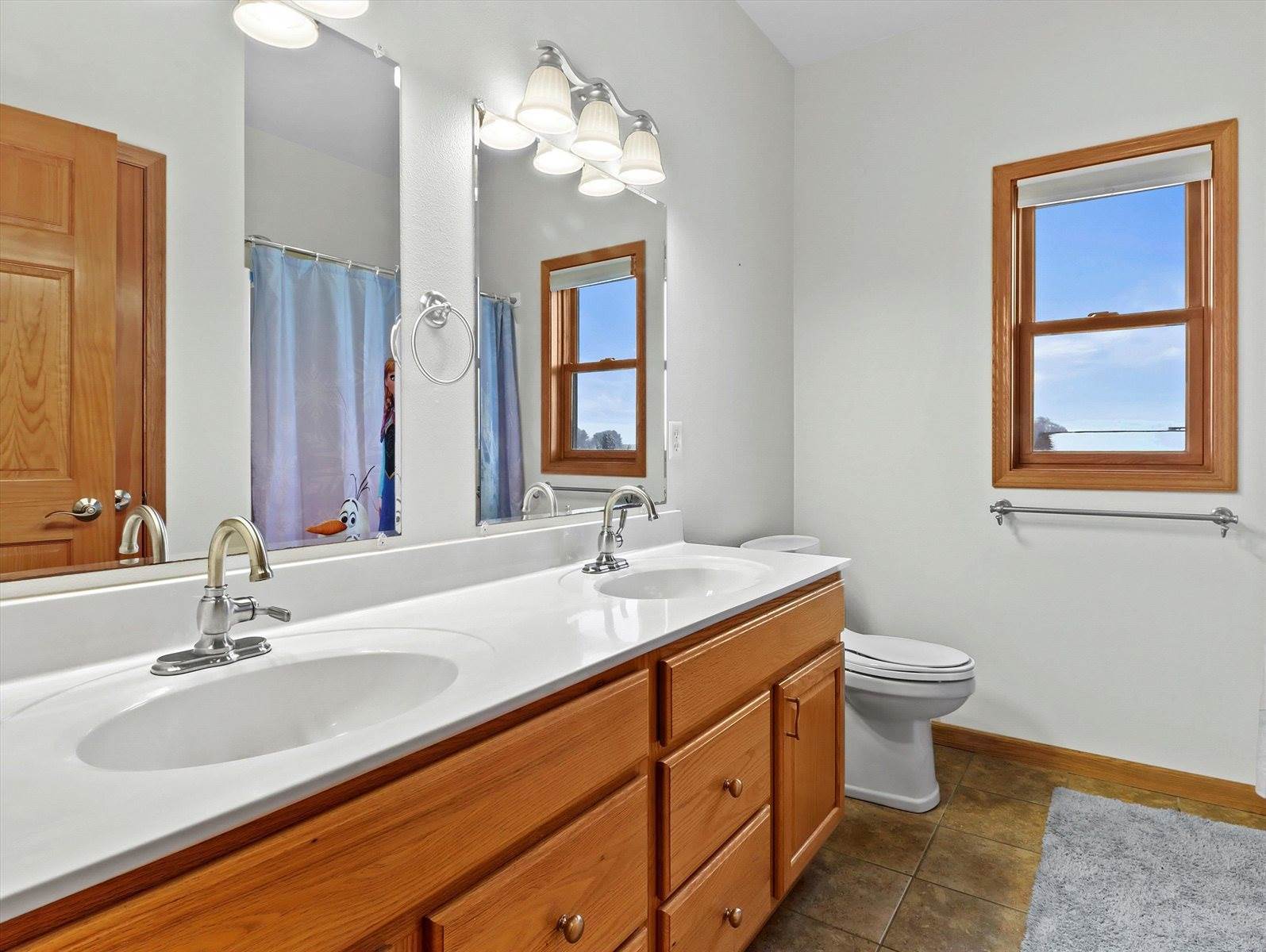 2829 Clover Ln, Bristol, WI 53590