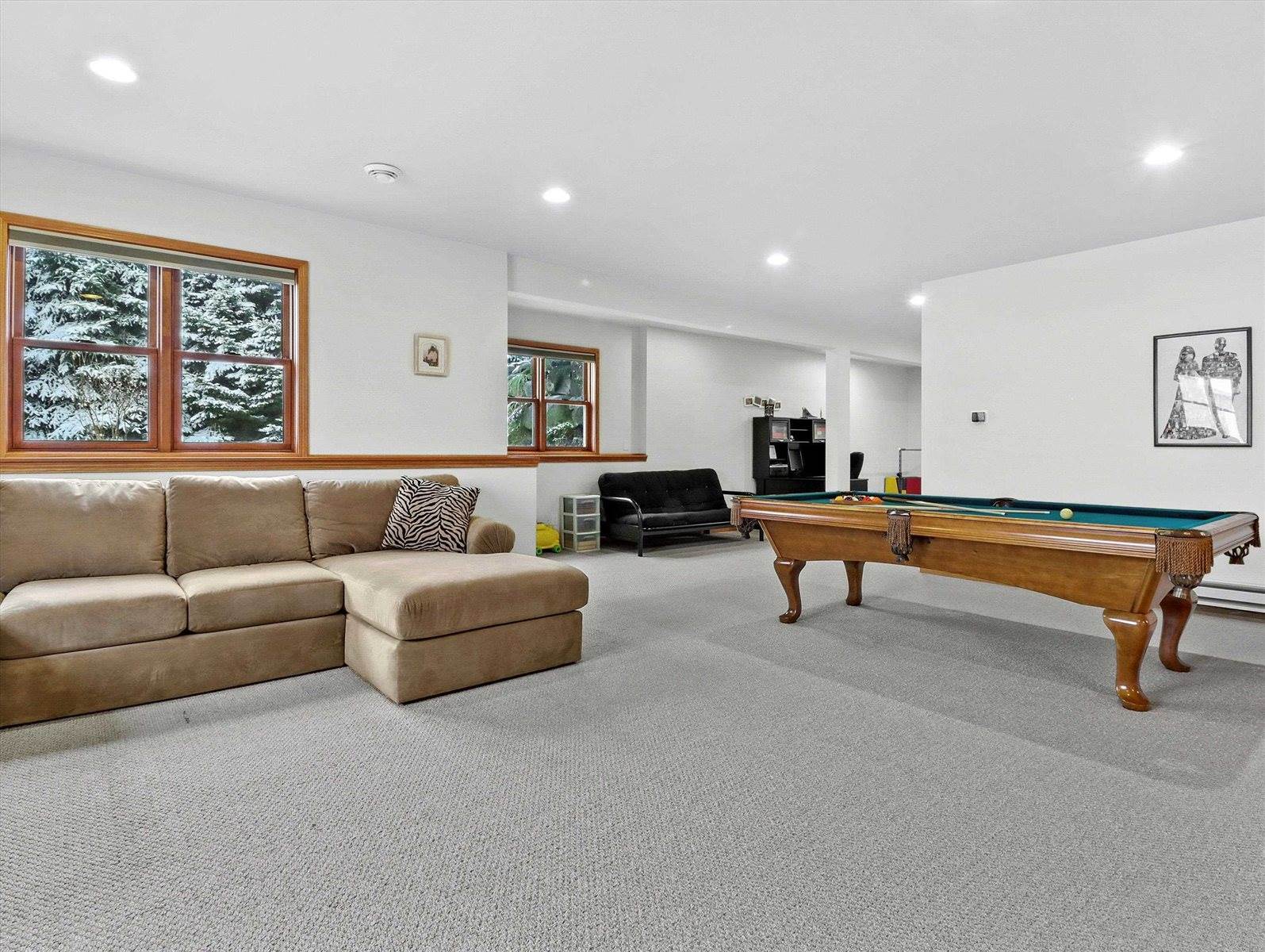 2829 Clover Ln, Bristol, WI 53590