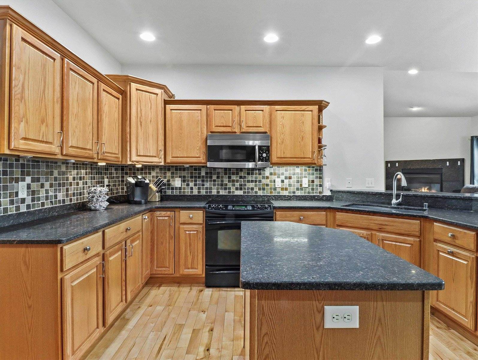 2829 Clover Ln, Bristol, WI 53590